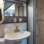 هوم لاتن فندق باريس