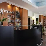 هوم لاتن فندق باريس