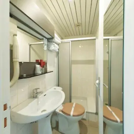 拉丁之家酒店 3* 巴黎